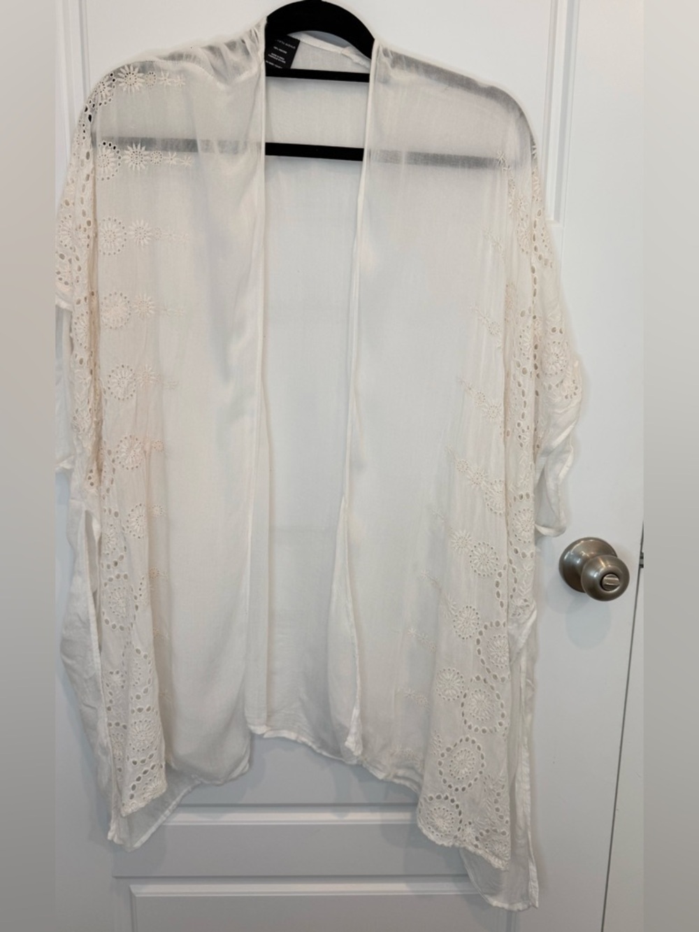 Saks Fifth Avenue Woman’s Boho Eyelet Embroidered Kimono One Size Lightweight